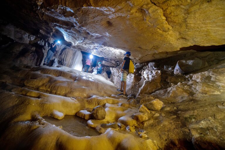 Venado Caves