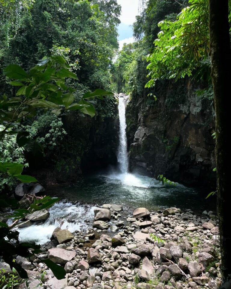 Las Golondrinas Waterfall Hike